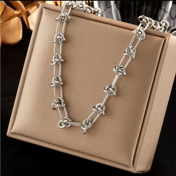 Fashion Knot Chain Twisted Silver Necklace - Picture 1 of 4